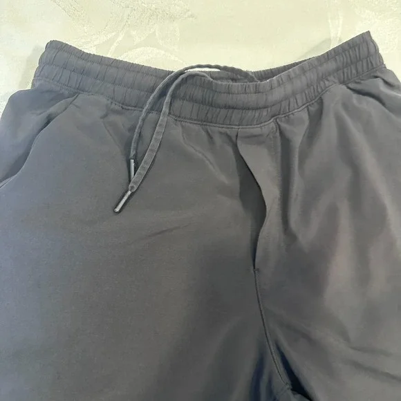 Lululemon Size-M Men's Pace Breaker Liner Shorts 9" Black - Picture 8 of 10